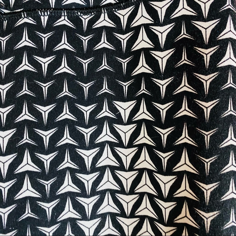 Victoria's Secret VSX Knockout Legging Size: M - Picture 3 of 4
